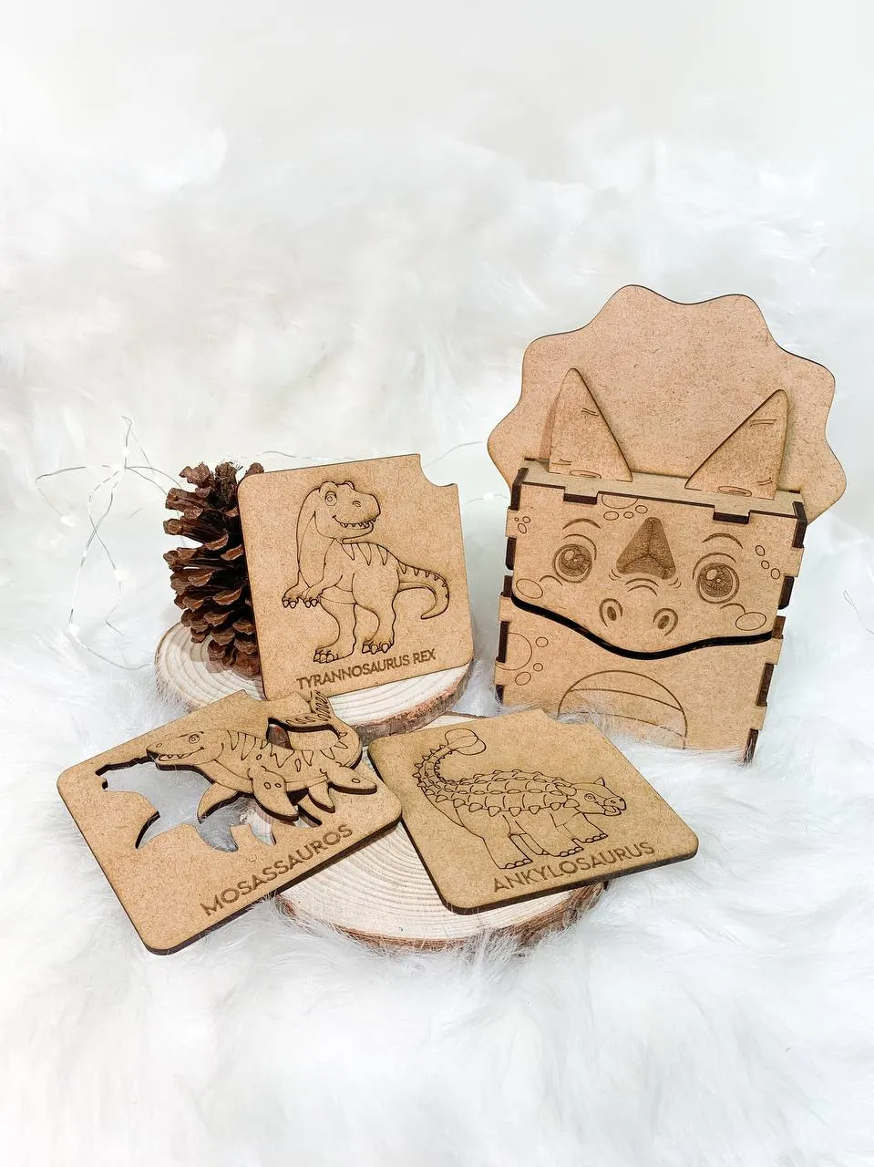 Caixa Estêncil Dinossauros 20 Modelos com Nomes + Caixa Organizadora