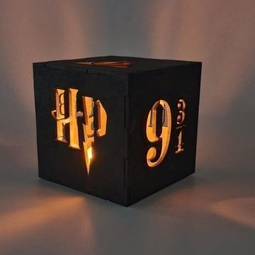 Luminária Harry Potter 9¾ – Cubo Decorativo MDF 10x10 cm com Luz Inclusa